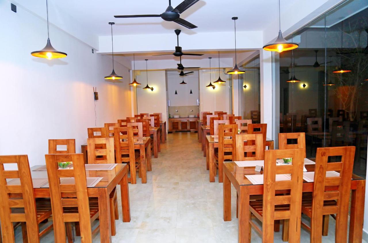 Hive 68 - Hotel&Resorts  Negombo Buitenkant foto